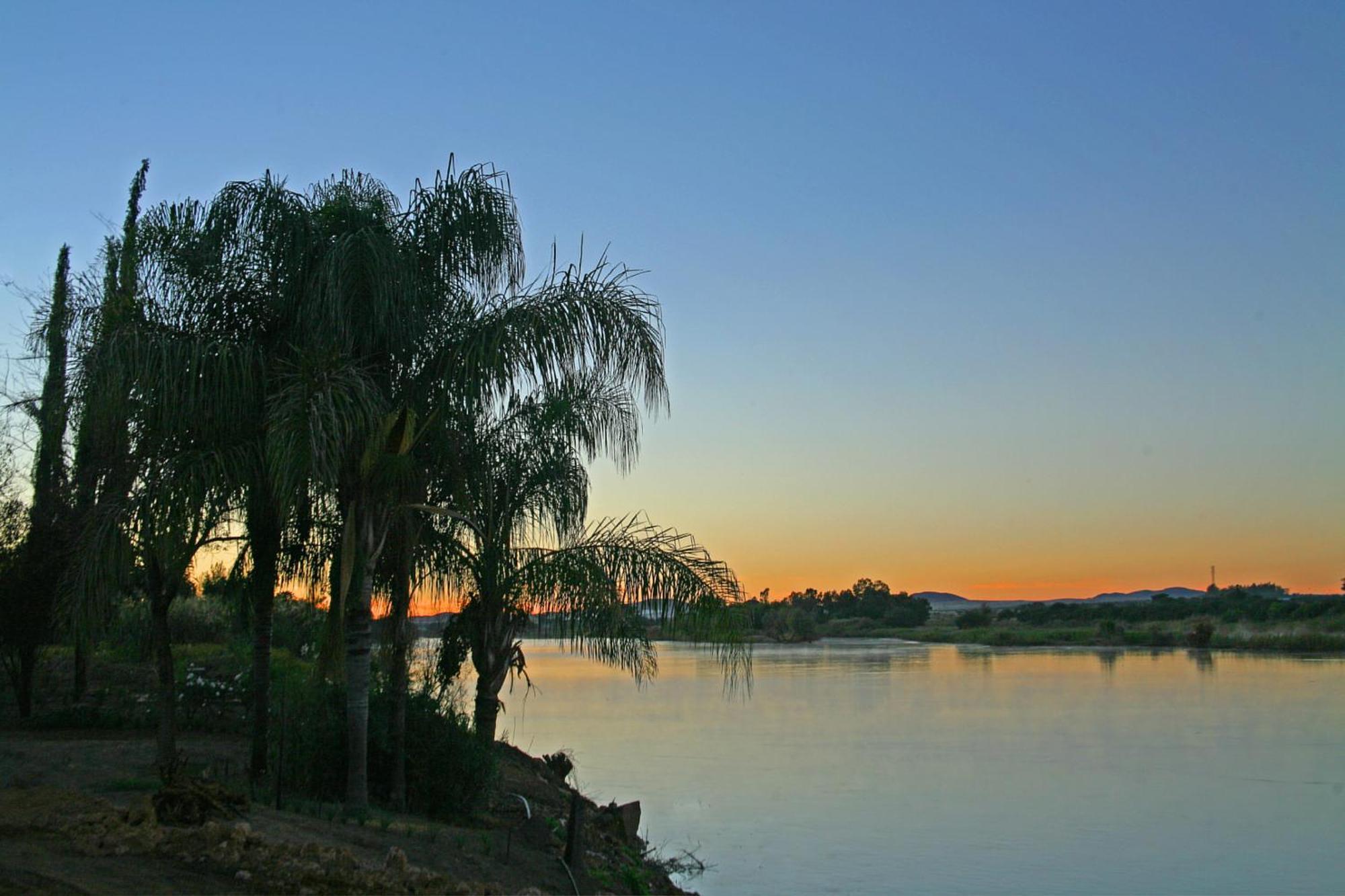 River Place Manor Upington Bagian luar foto