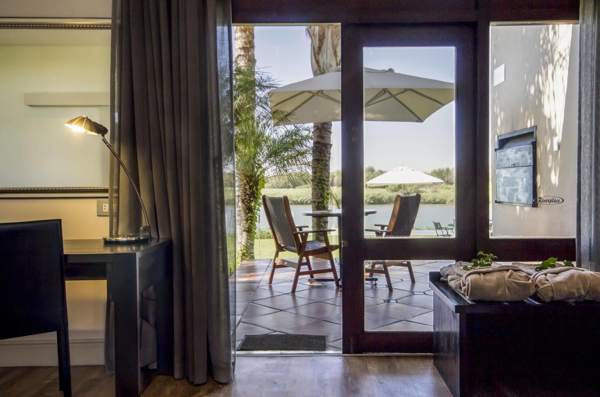 River Place Manor Upington Bagian luar foto
